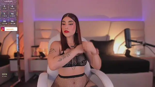 Violeta-Marquez online show from October 7, 2025, 11:40 am