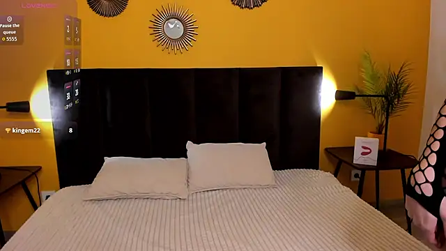 Jessie Curlyy online show from November 18, 2025, 1:44 am