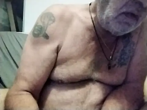 coolbrady17 online show from March 18, 2025, 11:31 pm