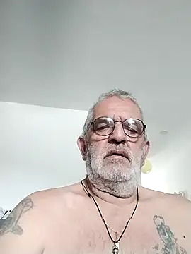 coolbrady17 online show from September 13, 2025, 4:45 am