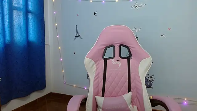 nanis milf online show from April 17, 2026, 12:30 pm