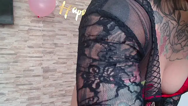 Snapshot of Cristal_Velle chatting on March 5, 2025, 5:08 pm Cristal Velle online show from March 5, 2025, 5:08 pm