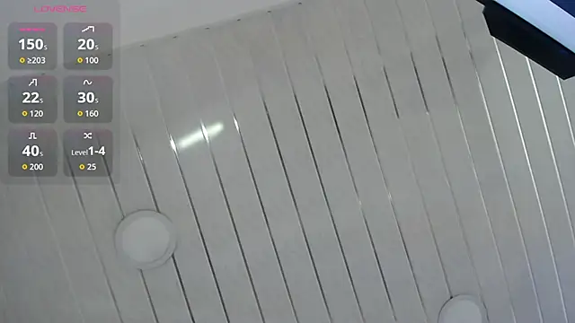 Snapshot of Cristal_Velle chatting on September 30, 2025, 12:43 pm Cristal Velle online show from September 30, 2025, 12:43 pm