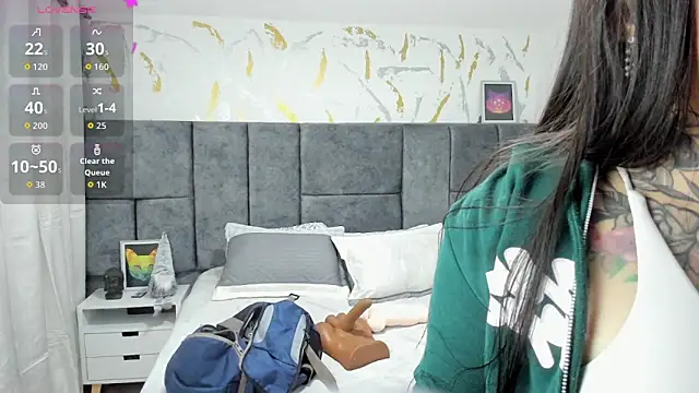 Snapshot of Cristal_Velle chatting on November 24, 2025, 1:00 pm Cristal Velle online show from November 24, 2025, 1:00 pm