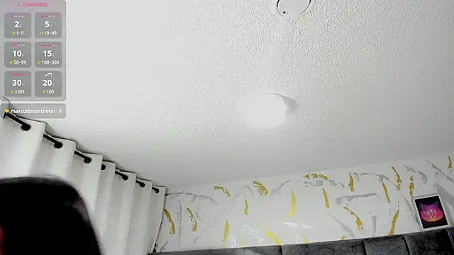 Snapshot of Cristal_Velle chatting on December 3, 2025, 12:36 pm Cristal Velle online show from December 3, 2025, 12:36 pm