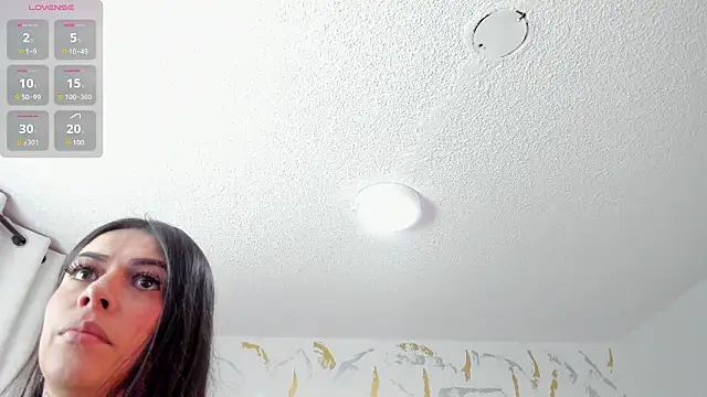 Snapshot of Cristal_Velle chatting on February 3, 2026, 1:27 pm Cristal Velle online show from February 3, 2026, 1:27 pm