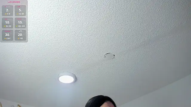 Snapshot of Cristal_Velle chatting on February 12, 2026, 12:33 pm Cristal Velle online show from February 12, 2026, 12:33 pm