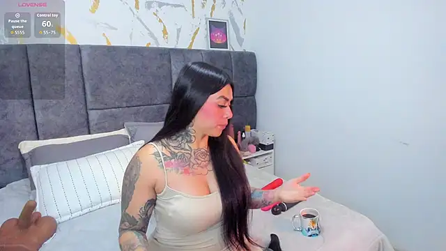 Snapshot of Cristal_Velle chatting on February 21, 2026, 12:50 pm Cristal Velle online show from February 21, 2026, 12:50 pm