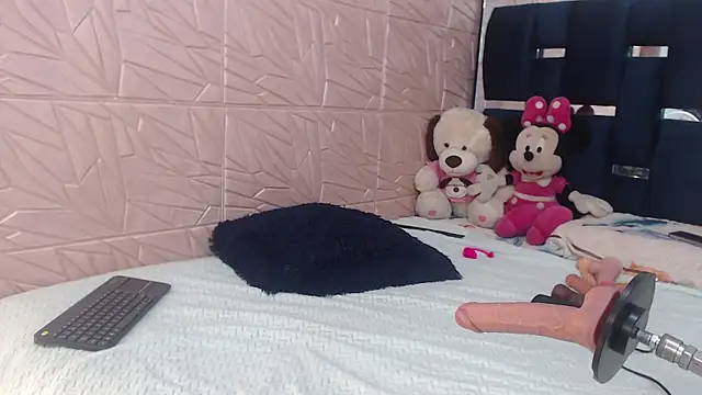 Aleska128 online show from November 20, 2025, 8:58 am