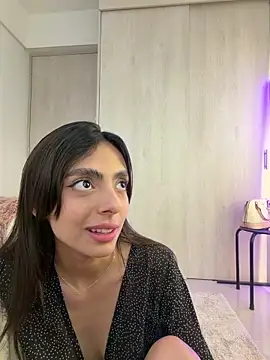 Snapshot of ZaraLuuv chatting on April 25, 2026, 6:16 pm ZaraLuuv online show from April 25, 2026, 6:16 pm