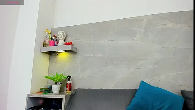 Liz ortega30 online show from December 16, 2025, 7:30 pm