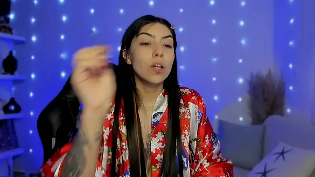 Saraa Desiree online show from December 3, 2025, 9:24 pm