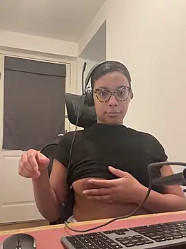 Melia Rayne online show from January 7, 2026, 12:07 pm