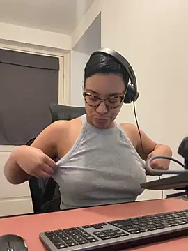 Melia Rayne online show from February 25, 2026, 10:47 am