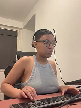 Melia Rayne online show from March 27, 2026, 10:48 am