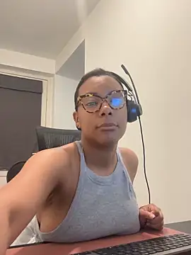 Melia Rayne online show from April 17, 2026, 9:23 am