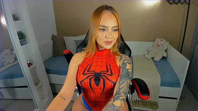 Snapshot of ValentinaMilann chatting on October 5, 2025, 12:31 am ValentinaMilann online show from October 5, 2025, 12:31 am