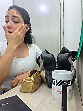 isabella winkler online show from March 17, 2026, 11:24 am