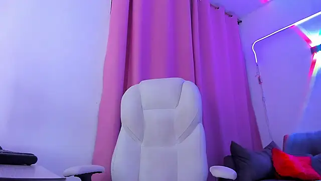 gaaby foxx online show from October 7, 2025, 1:19 pm