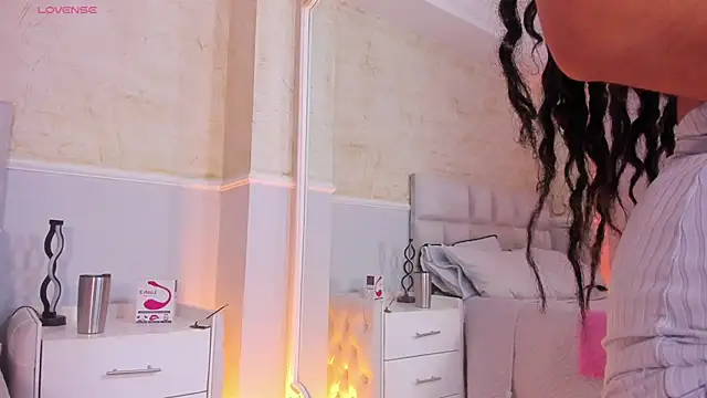 SarahLynn7 online show from March 6, 2025, 11:53 pm