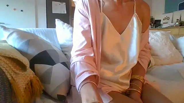 Valentinette online show from October 30, 2025, 6:59 am