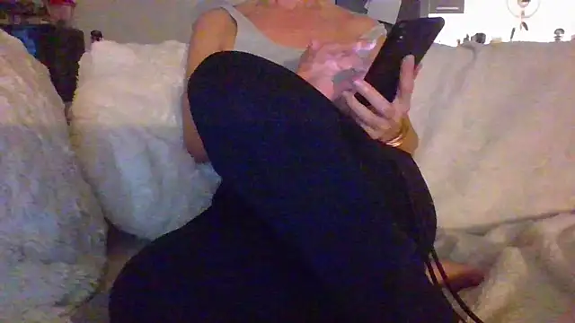 Valentinette online show from December 20, 2025, 9:00 pm