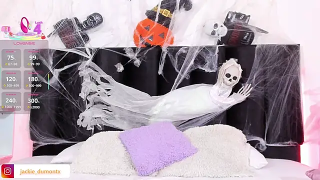 JackieDumont1 online show from October 16, 2025, 7:37 pm