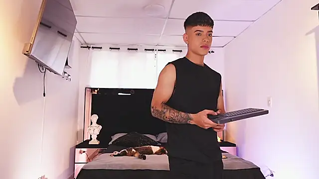 Snapshot of ErosKhaos chatting on March 8, 2025, 8:46 pm ErosKhaos online show from March 8, 2025, 8:46 pm