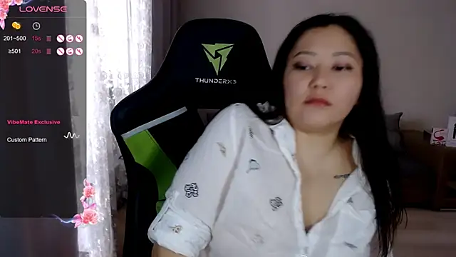 Snapshot of LisaAsianFlower chatting on November 10, 2025, 6:12 am LisaAsianFlower online show from November 10, 2025, 6:12 am