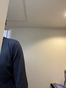 waka3232 online show from March 8, 2026, 11:52 pm