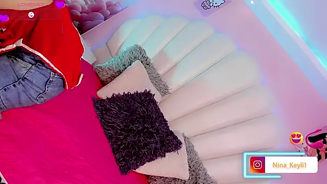 Nina Keyli online show from February 2, 2026, 7:56 pm