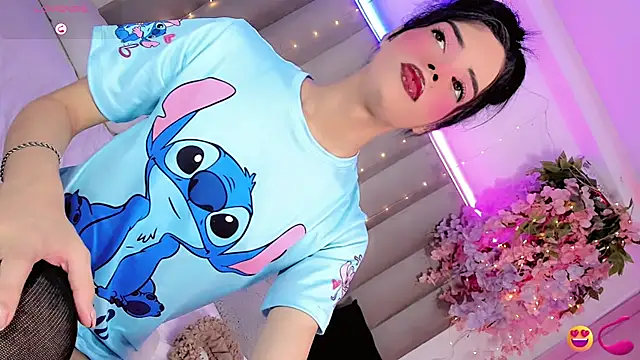 Snapshot of Nina_Keyli chatting on July 13, 2026, 10:45 pm Nina Keyli online show from July 13, 2026, 10:45 pm