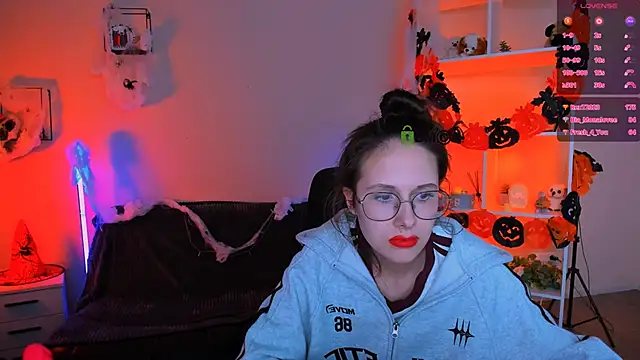 Snapshot of mona_cloud chatting on October 30, 2025, 2:46 am mona cloud online show from October 30, 2025, 2:46 am