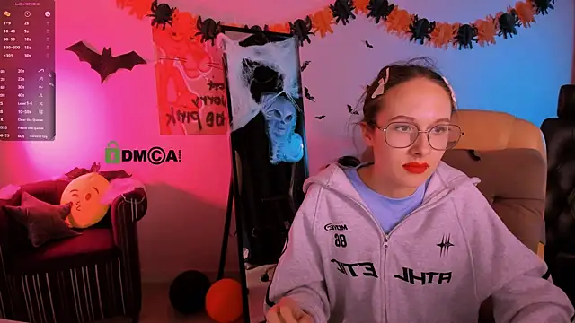 Snapshot of mona_cloud chatting on November 3, 2025, 1:51 am mona cloud online show from November 3, 2025, 1:51 am