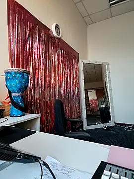 Juicy PeachLux online show from November 20, 2025, 5:51 am