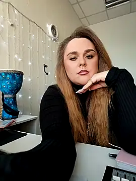 Juicy PeachLux online show from February 6, 2026, 7:34 am