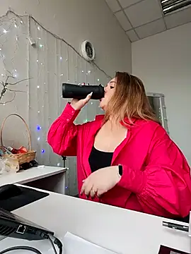 Juicy PeachLux online show from May 10, 2026, 6:51 am