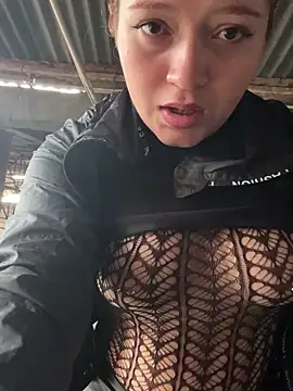 Karina Leon online show from January 13, 2026, 6:13 pm