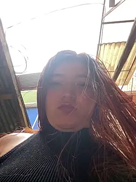 Karina Leon online show from May 7, 2026, 6:35 pm