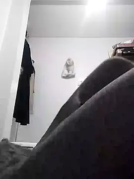 saraaxx1 online show from November 26, 2025, 10:38 am