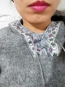 saraaxx1 online show from March 12, 2026, 2:45 pm