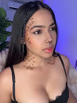 Snapshot of _Emily_Thompson_ chatting on October 30, 2025, 2:02 am Emily Thompson online show from October 30, 2025, 2:02 am