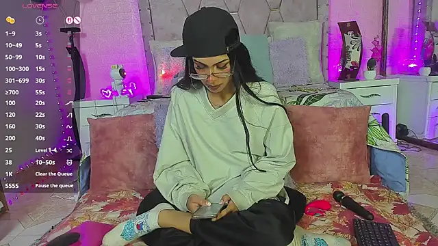 Snapshot of verodaza chatting on October 18, 2025, 1:19 am verodaza online show from October 18, 2025, 1:19 am