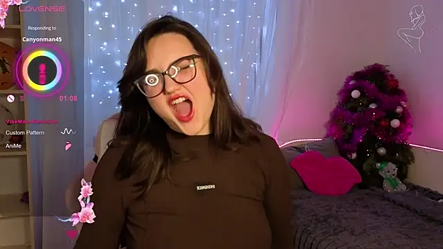 MiraLuccian online show from January 9, 2026, 8:21 pm