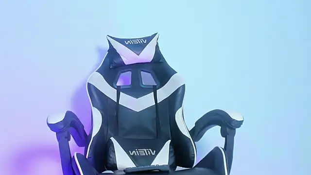 Snapshot of Alaska_jonesxx chatting on March 18, 2025, 10:04 pm Alaska jonesxx online show from March 18, 2025, 10:04 pm