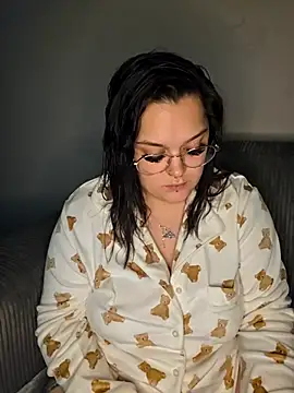 Saucy-Serenity online show from November 13, 2025, 8:52 pm