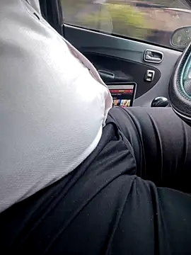 dam-her-boy online show from October 21, 2025, 2:45 am