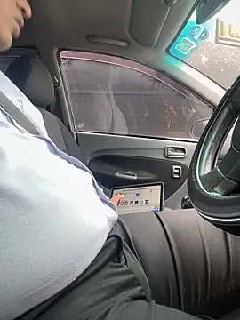 dam-her-boy online show from October 27, 2025, 2:26 am