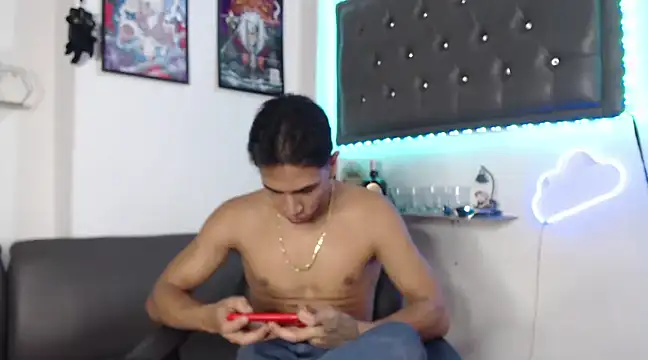 Monkey uchiha777 online show from March 11, 2025, 12:28 pm