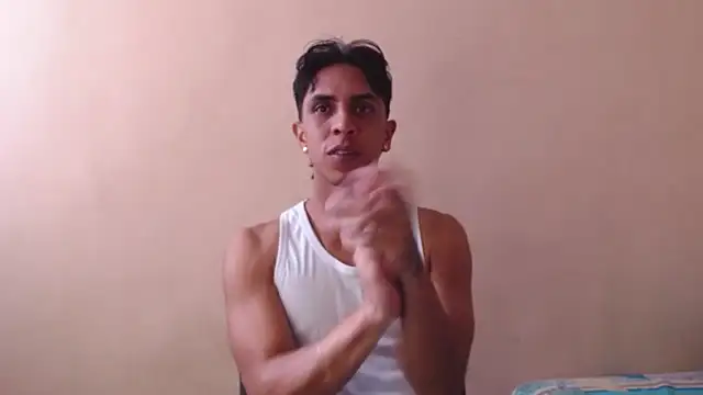 Monkey uchiha777 online show from October 7, 2025, 5:32 pm